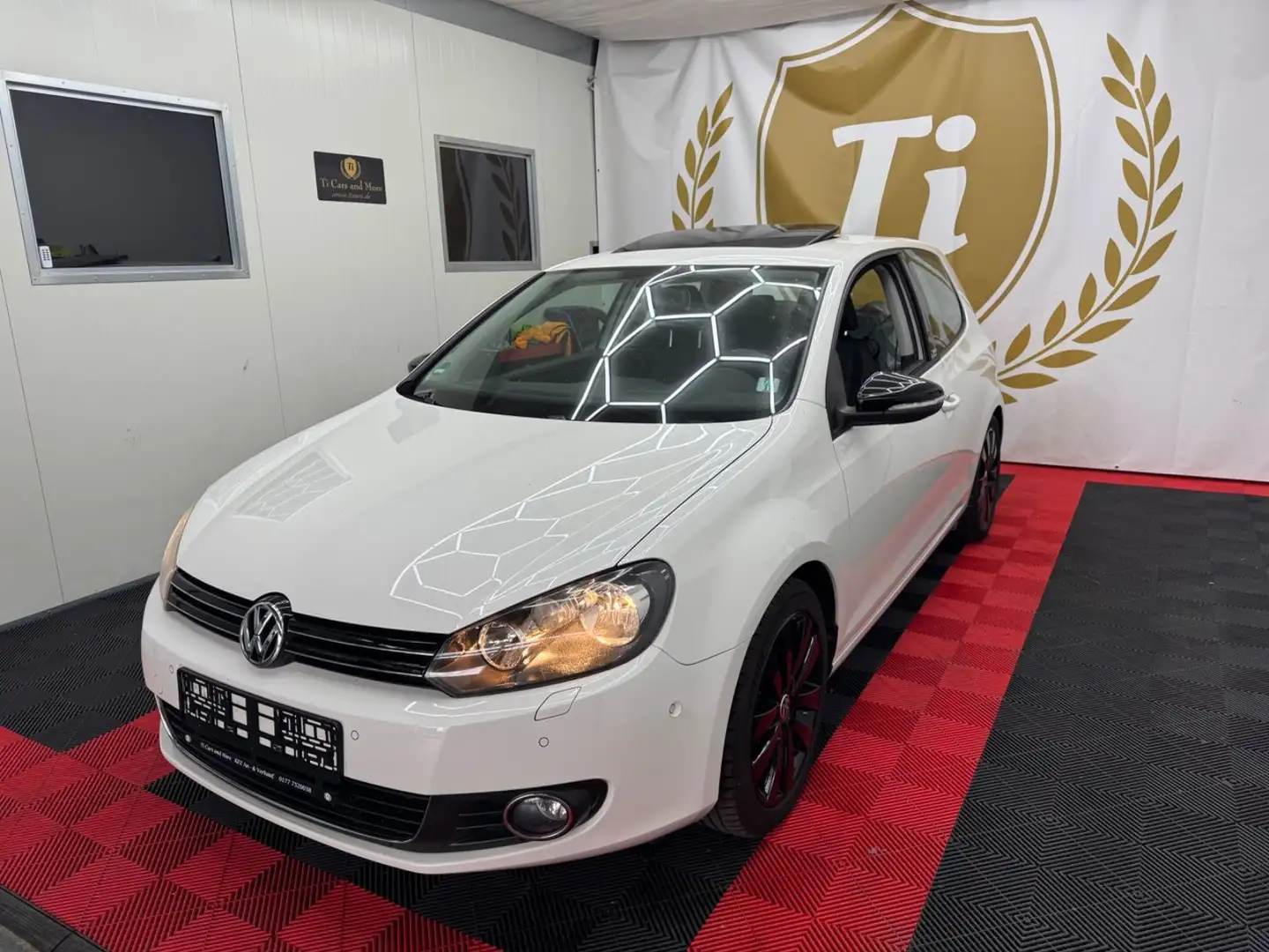 Volkswagen Golf *Golf*VI*Style*Automatik*40.000KM*Scheckeft*TÜV* Weiß - 1