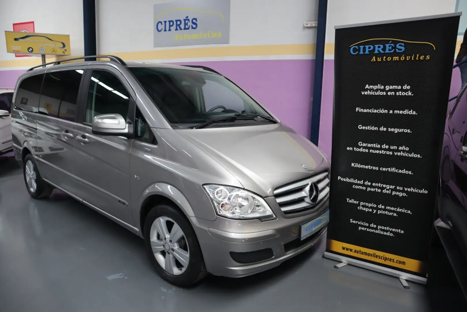 Mercedes-Benz Viano 3.0CDI Trend Largo Aut. Gris - 1