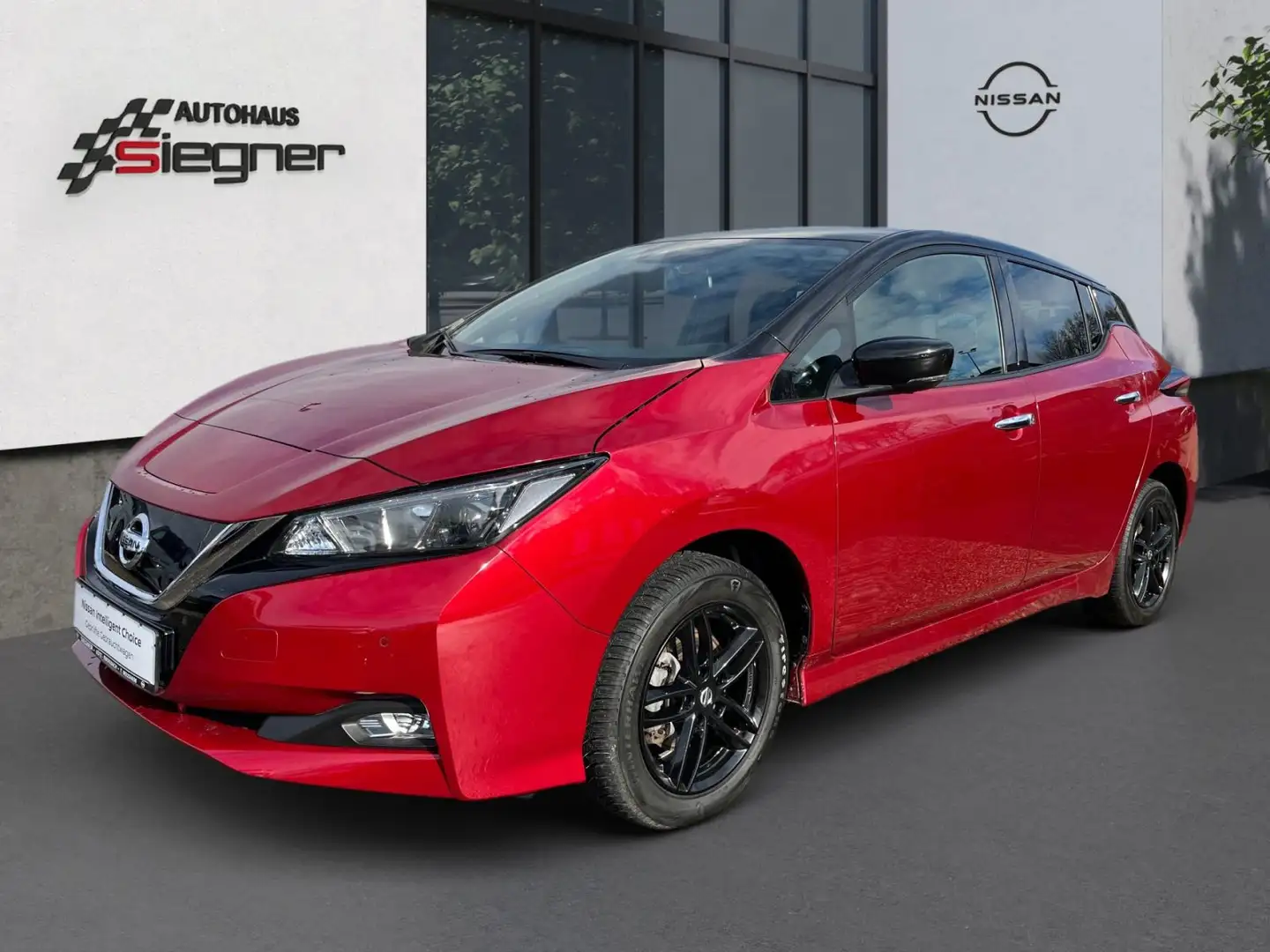Nissan Leaf N-Connecta Option 62kWh Winterpaket 8fach b Rood - 2