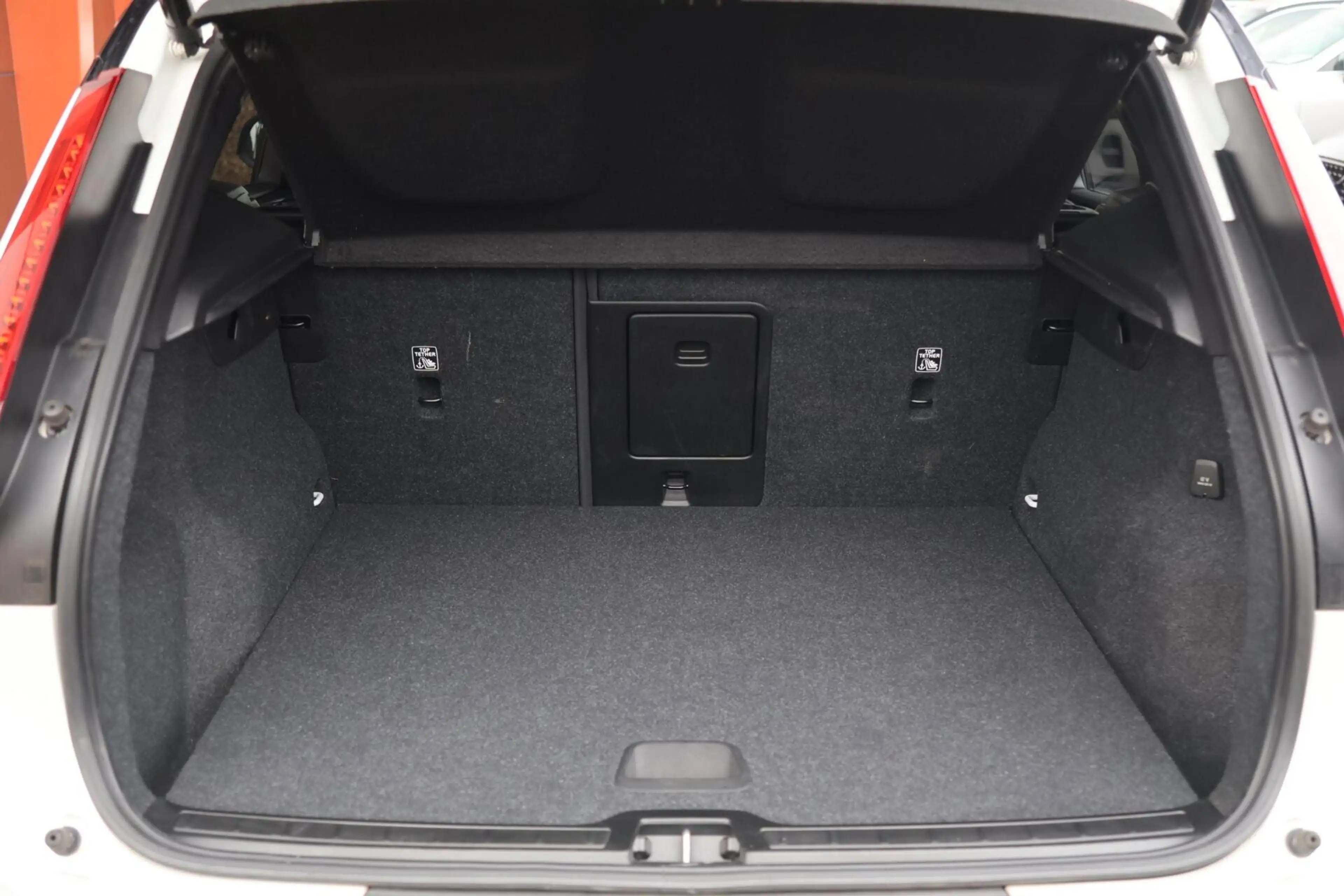 Volvo XC40 T5 Recharge R-Design | Parkeercamera | Trekhaak | — photo 15