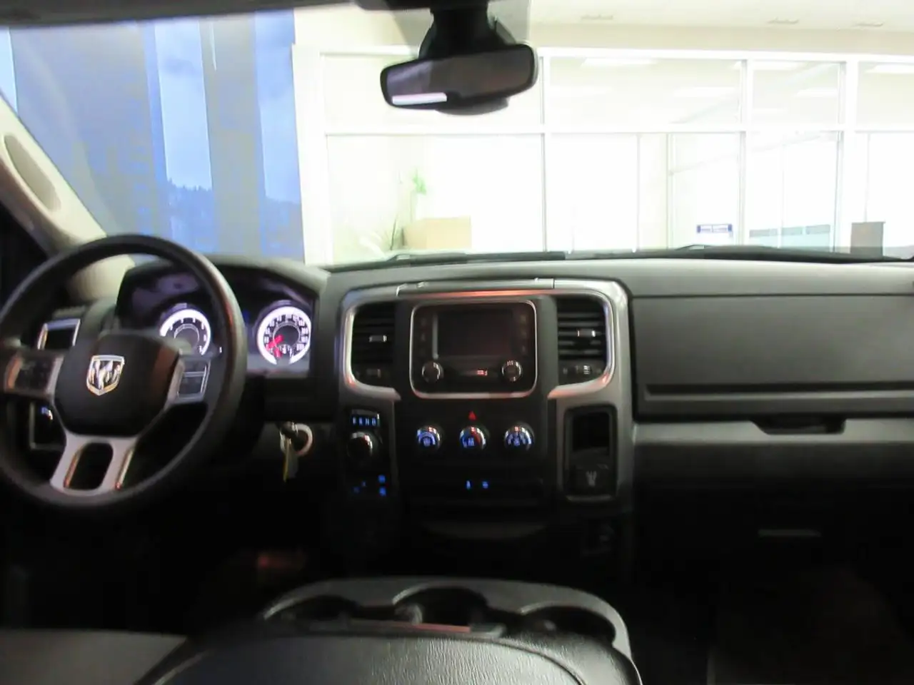 RAM 1500 снимка RAM 1500