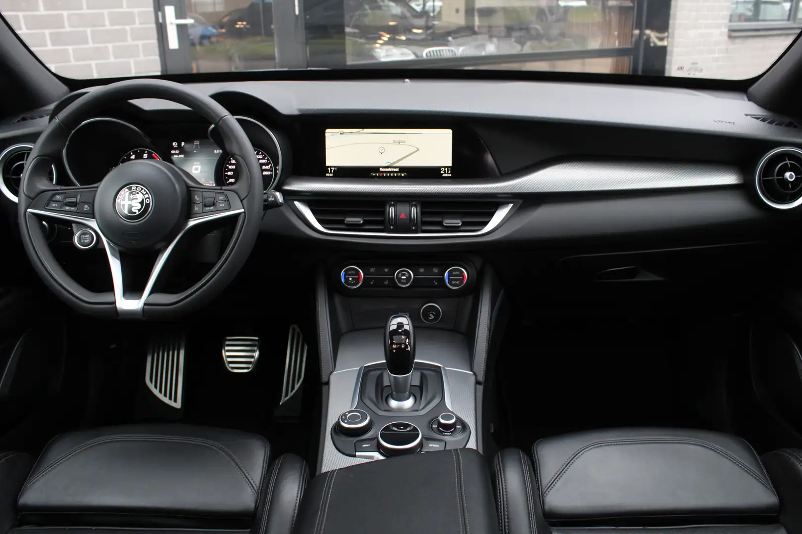 Alfa Romeo Stelvio 2.0 T AWD Special Edition / Panoramadak / Keyless Rood - 2