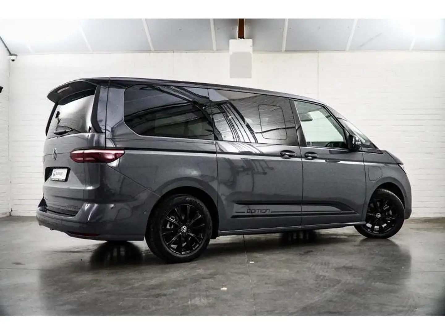 Volkswagen T7 Multivan Long Edition Grijs - 2