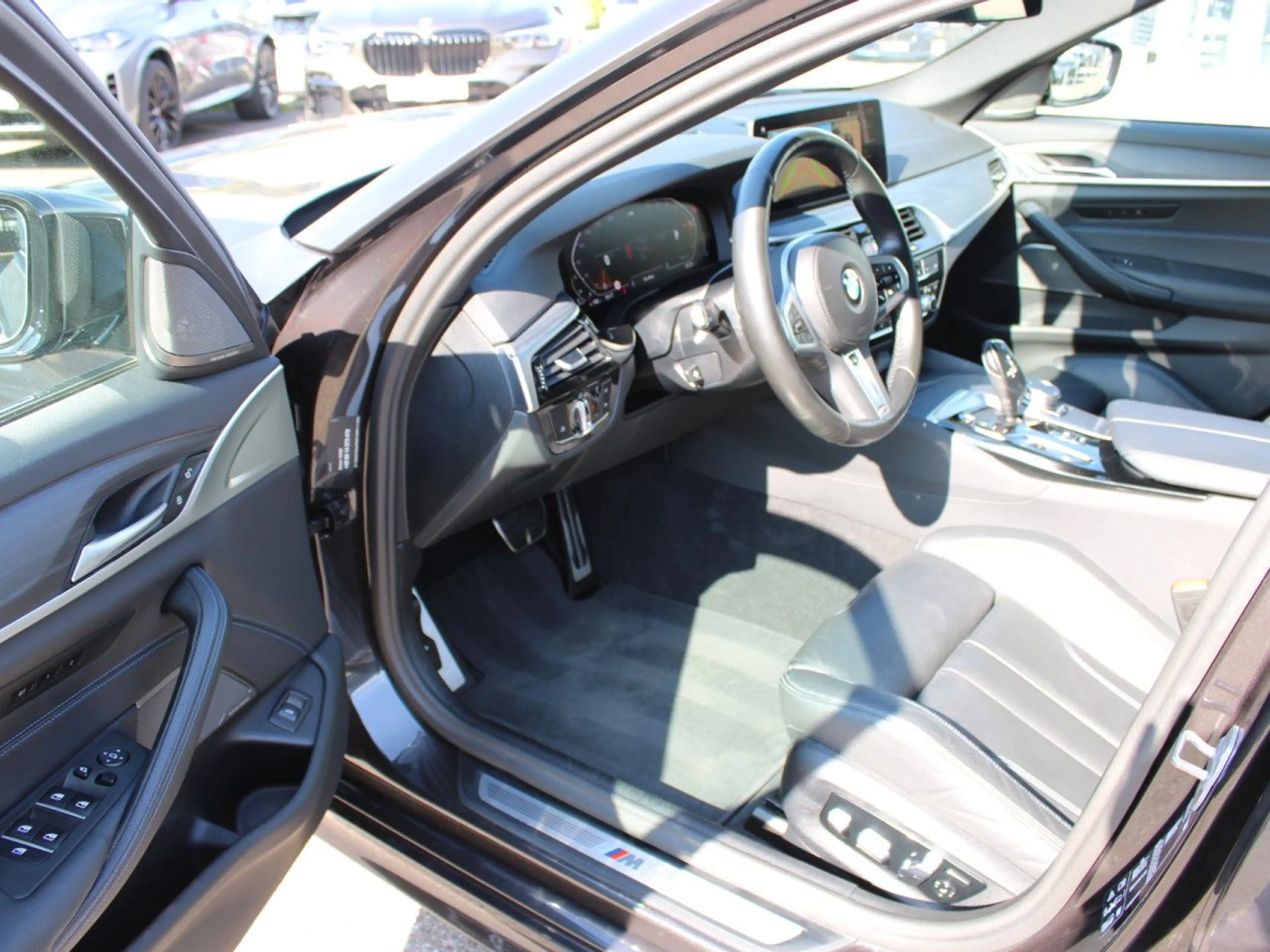 BMW 540 d xDr.T.M Sport Pro Standh.SuView Soft AHK19" — photo 9