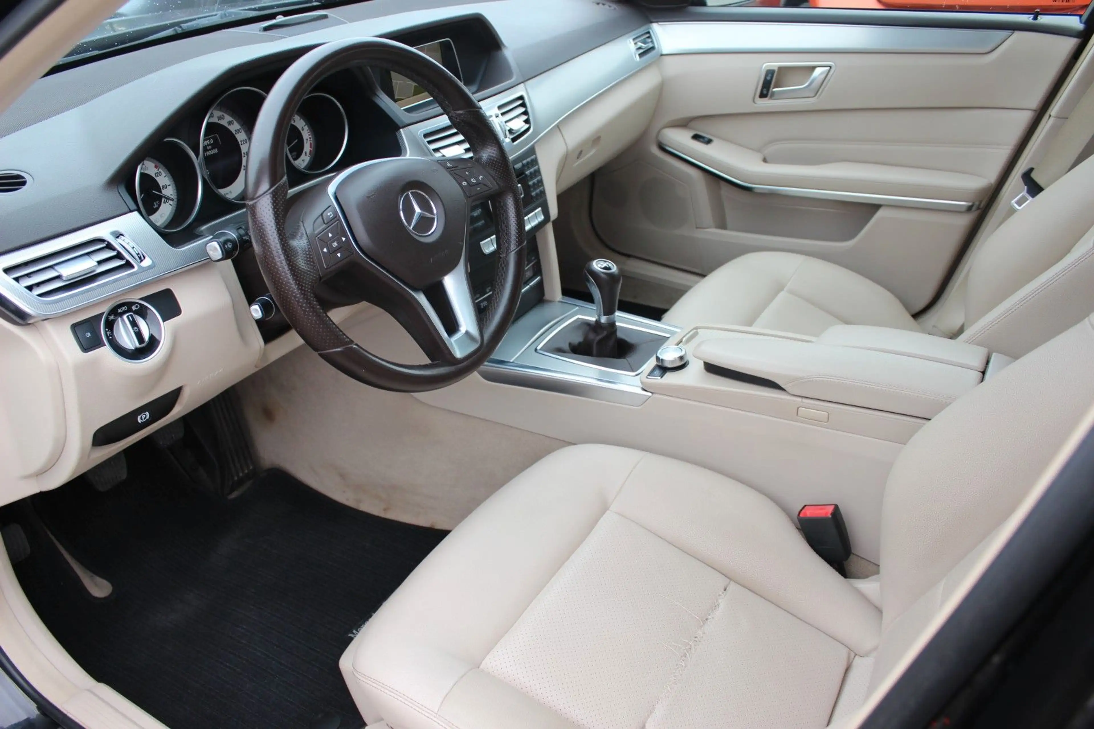 Mercedes-Benz E 200 CGI Avantgarde BlueEff. | Leder | LED — photo 10