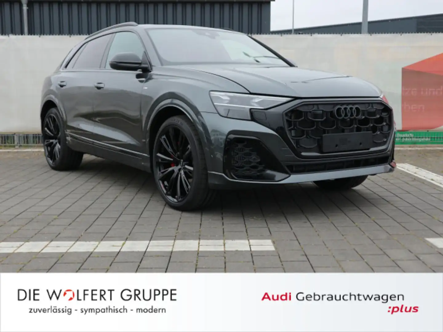 Audi Q8 SUV 60 TFSI e quattro*0,5%*AHK*PANO*HDMATRIX* Šedá - 1