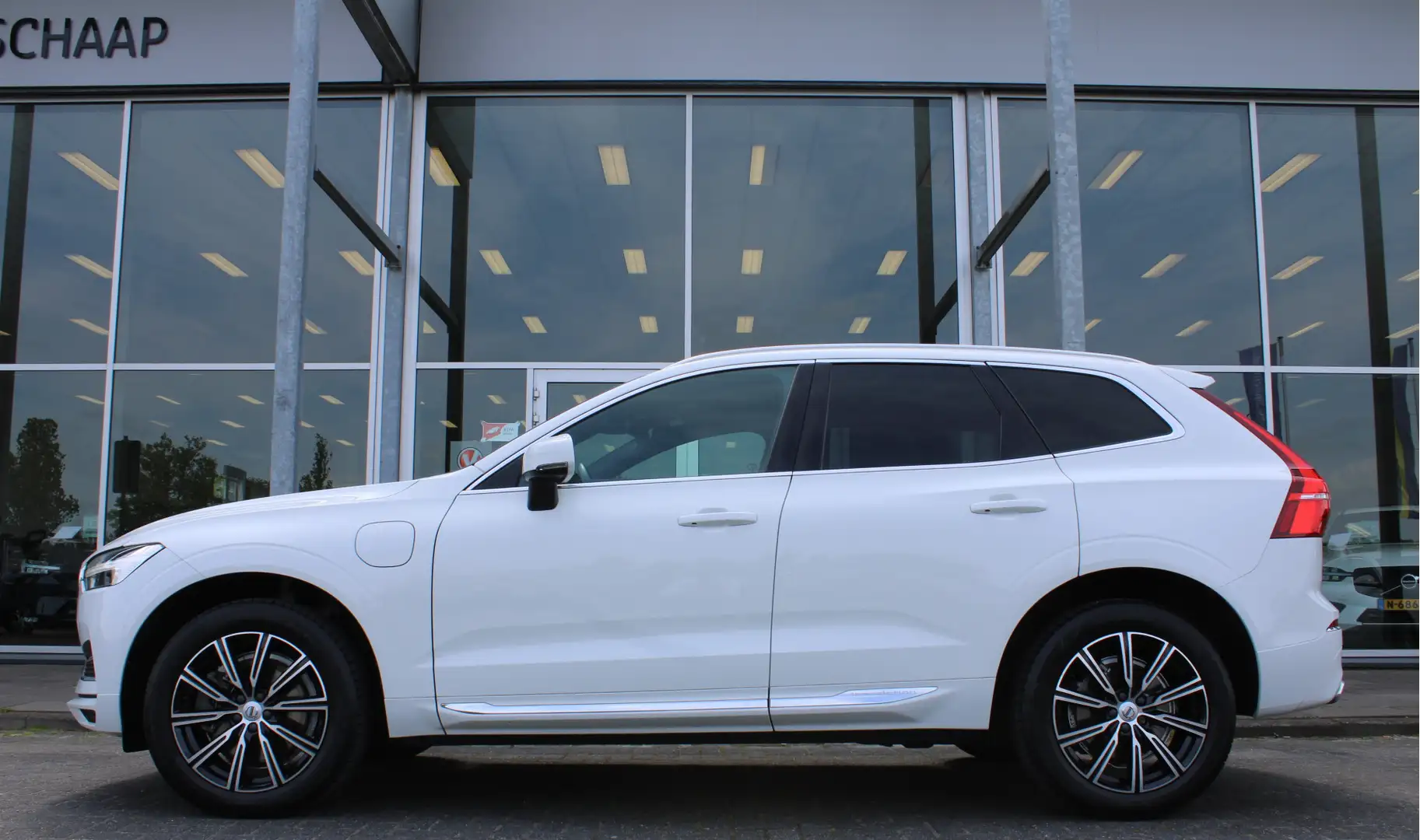 Volvo XC60 2.0 T8 Twin Engine AWD Inscription | Schuif/kantel Weiß - 2