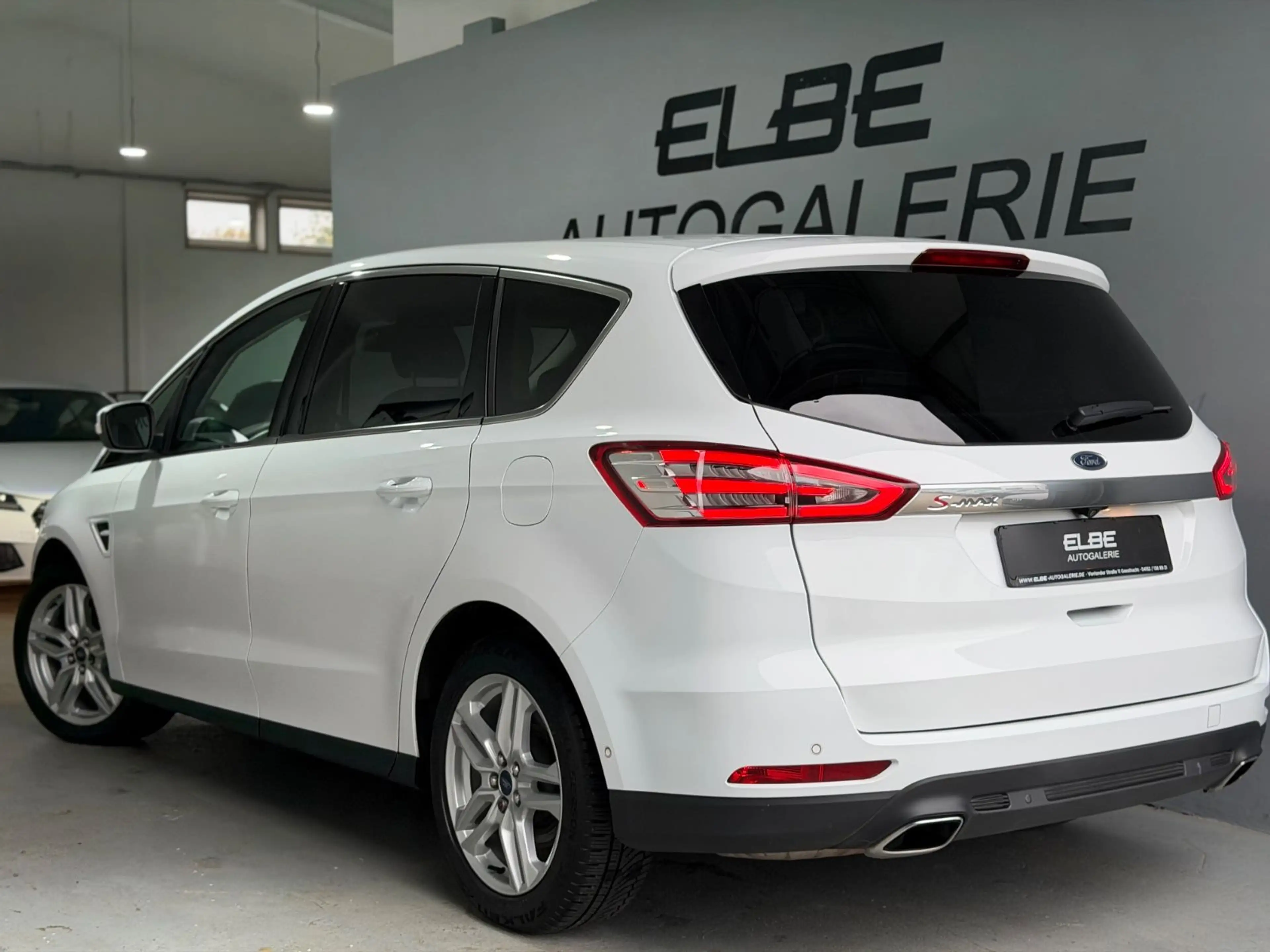 Ford S-Max 2.0 TDCI PowerShift Titanium 7-Sitzer Voll — photo 5