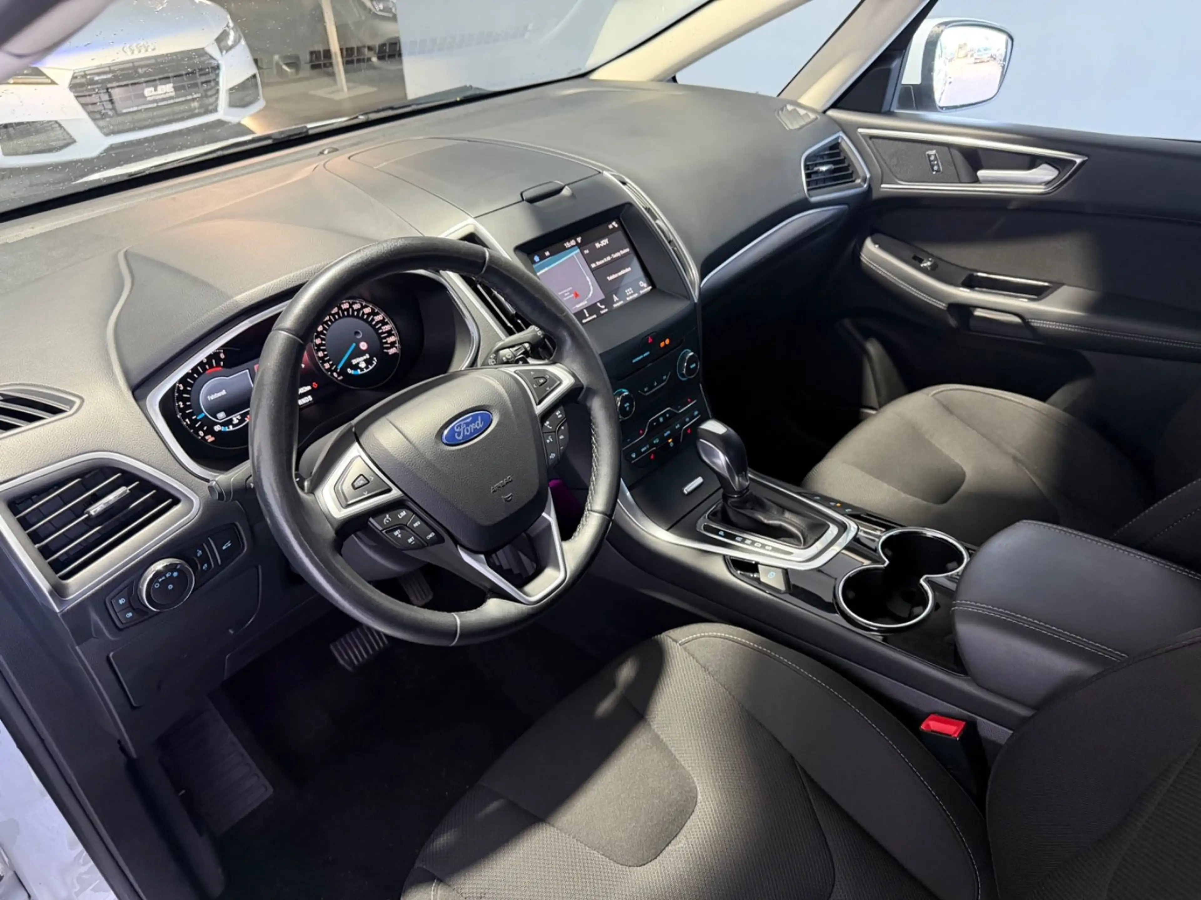 Ford S-Max 2.0 TDCI PowerShift Titanium 7-Sitzer Voll — photo 3