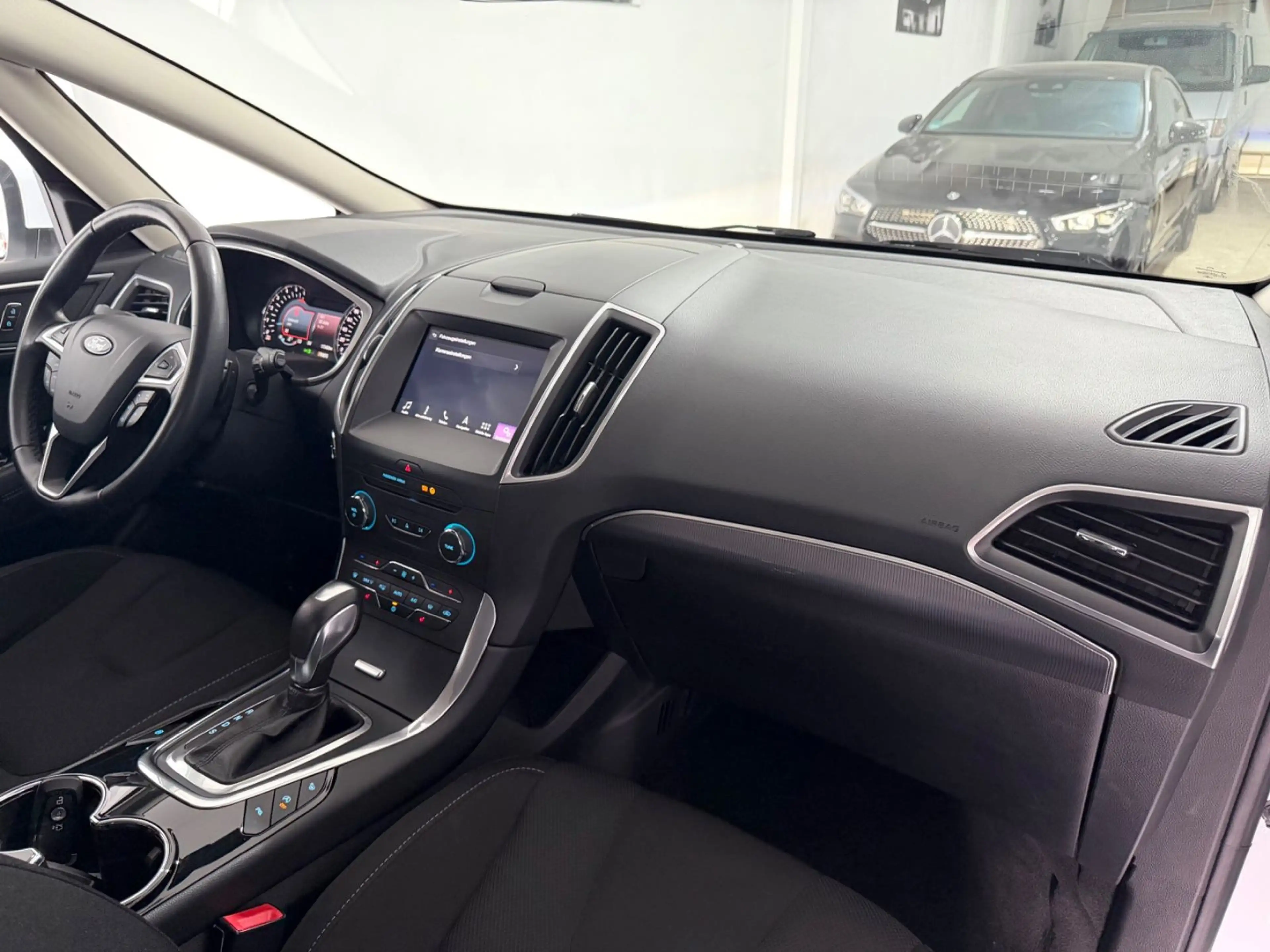 Ford S-Max 2.0 TDCI PowerShift Titanium 7-Sitzer Voll — photo 7