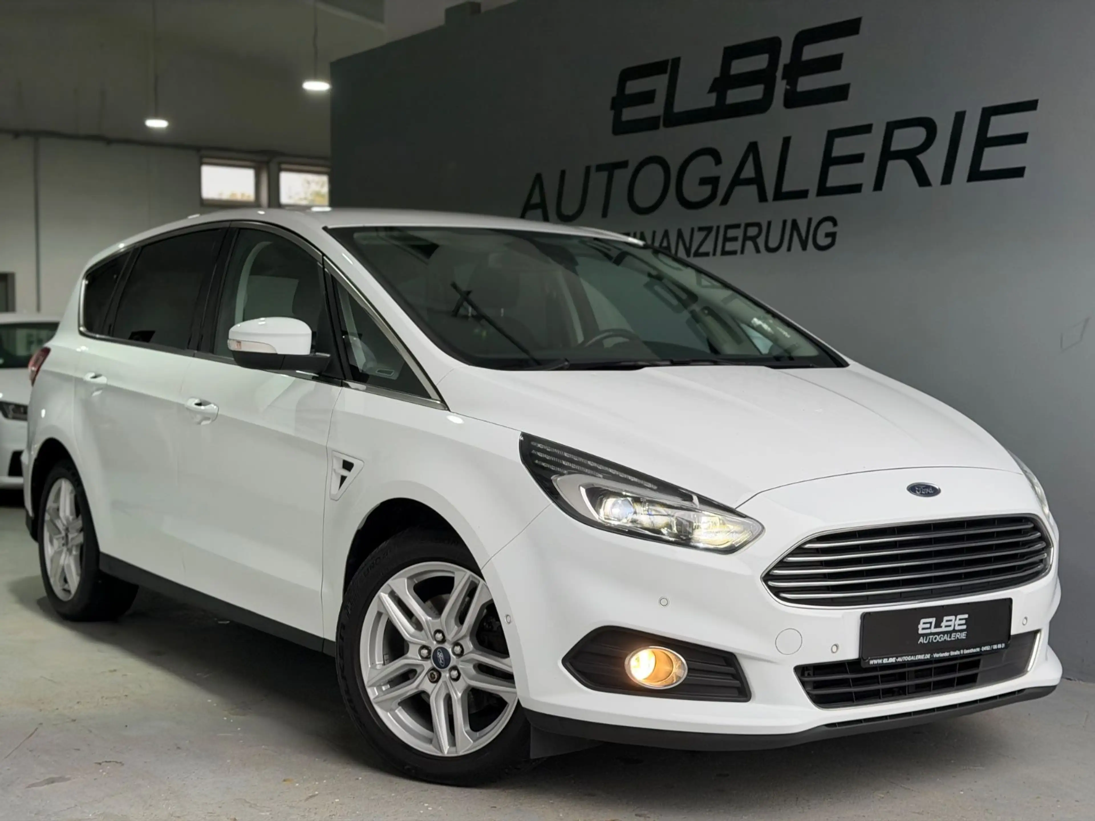 Ford S-Max 2.0 TDCI PowerShift Titanium 7-Sitzer Voll