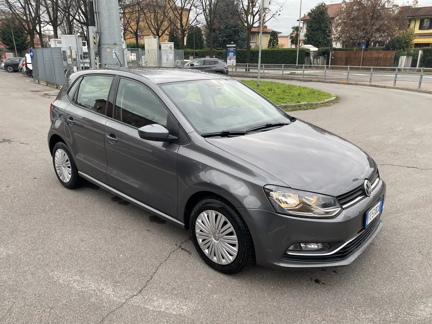 Volkswagen Polo 5p 1.4 tdi Trendline 75cv NEOPATENTATI Grigio - 1