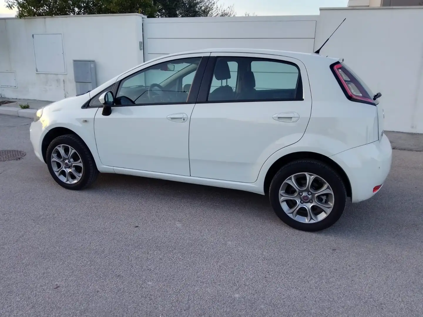 Fiat Grande Punto 5p 1.4 natural power Dynamic 77cv - 2