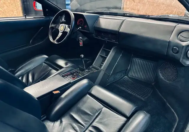 Ferrari Testarossa view 14