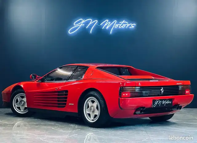 Ferrari Testarossa view 2