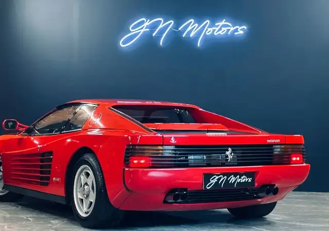 Ferrari Testarossa view 3