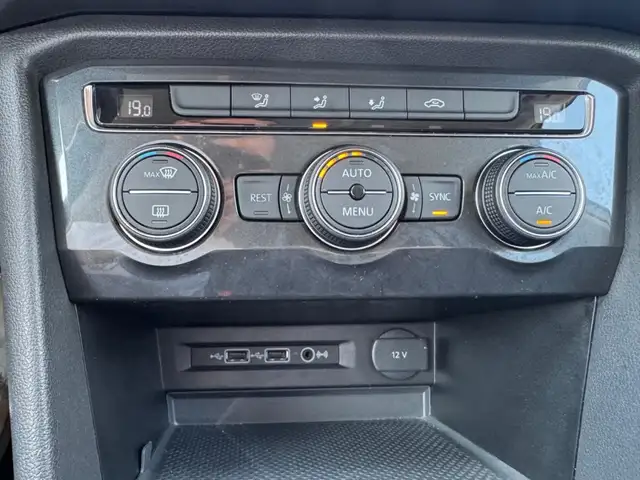 Volkswagen Tiguan Allspace view 11