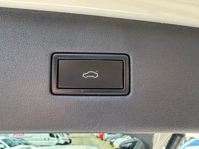 Volkswagen Tiguan Allspace view 14