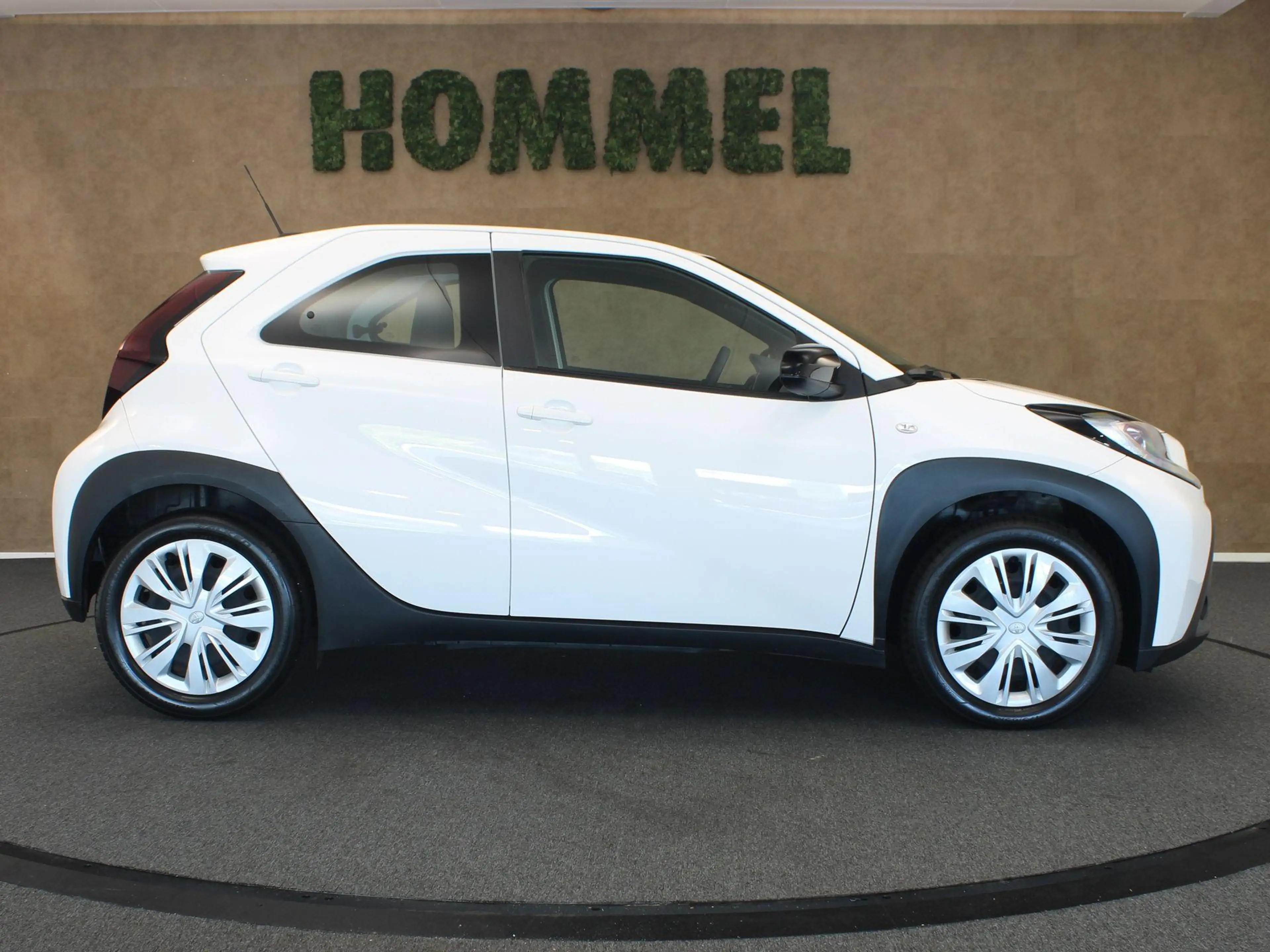 Toyota Aygo X 1.0 VVT-i MT Play - ORIGINEEL NEDERLANDSE AUTO - A — photo 13