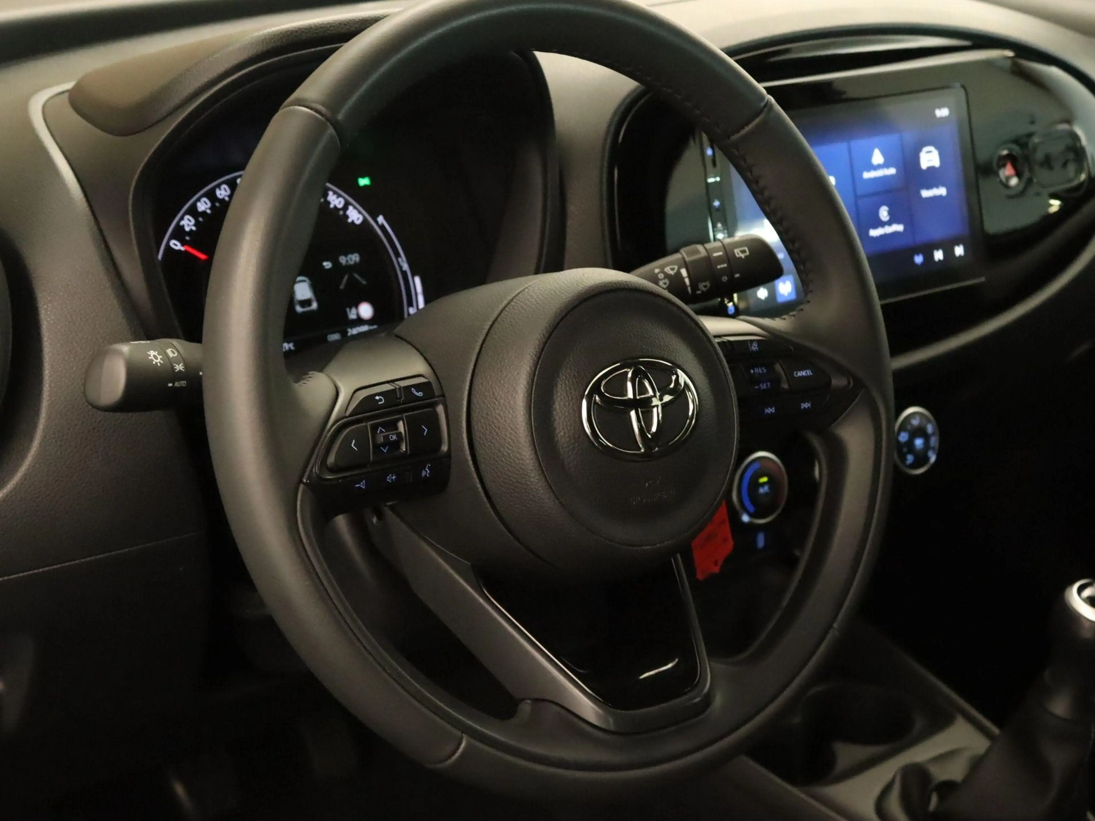 Toyota Aygo X 1.0 VVT-i MT Play - ORIGINEEL NEDERLANDSE AUTO - A — photo 2