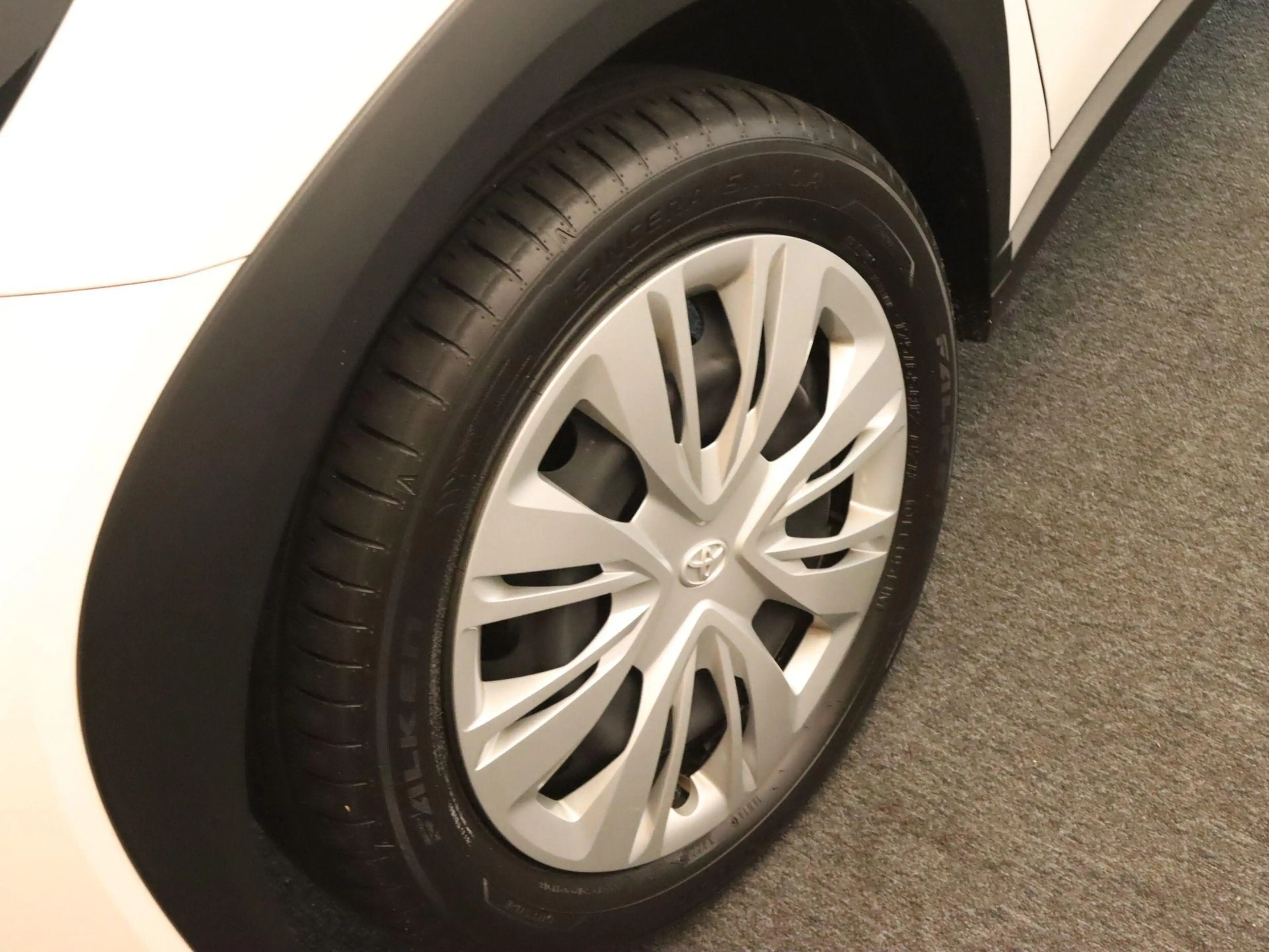 Toyota Aygo X 1.0 VVT-i MT Play - ORIGINEEL NEDERLANDSE AUTO - A — photo 4