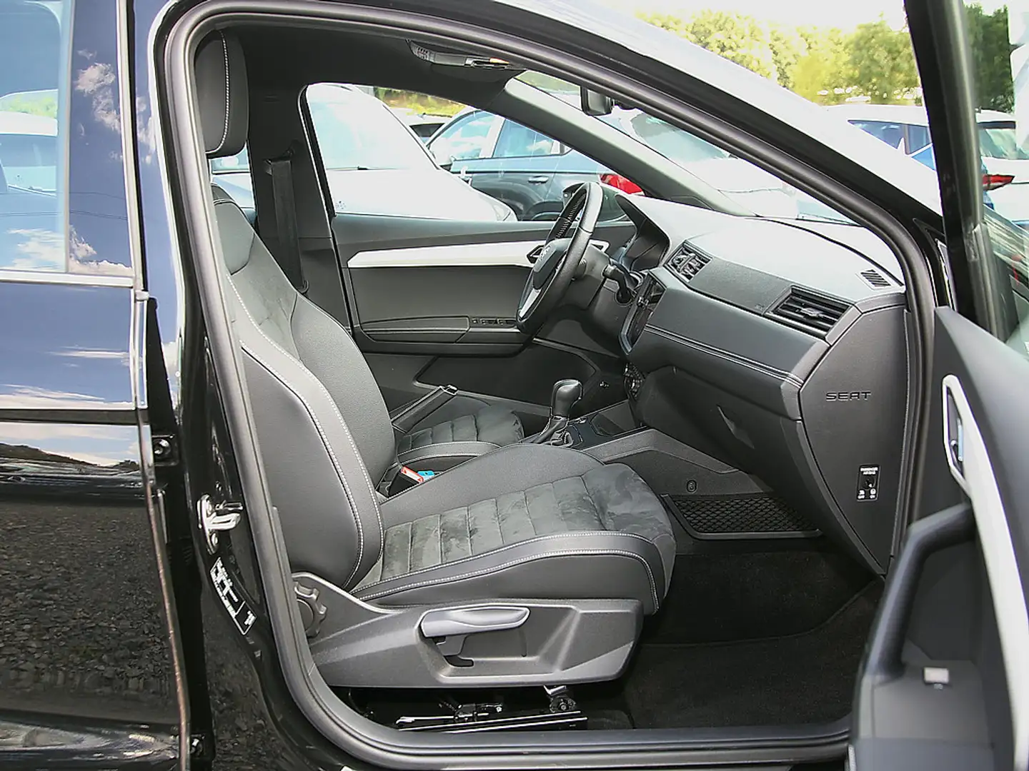 SEAT Ibiza 1.0 TSI Xcellence DSG NAVI BEATS LED PD Schwarz - 2