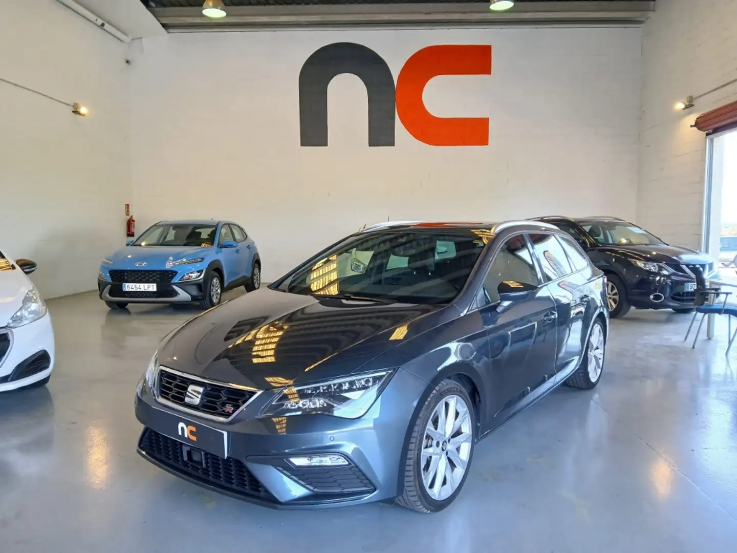 SEAT Leon 1.5 EcoTSI S&S DSG7 FR 150 Grau - 1
