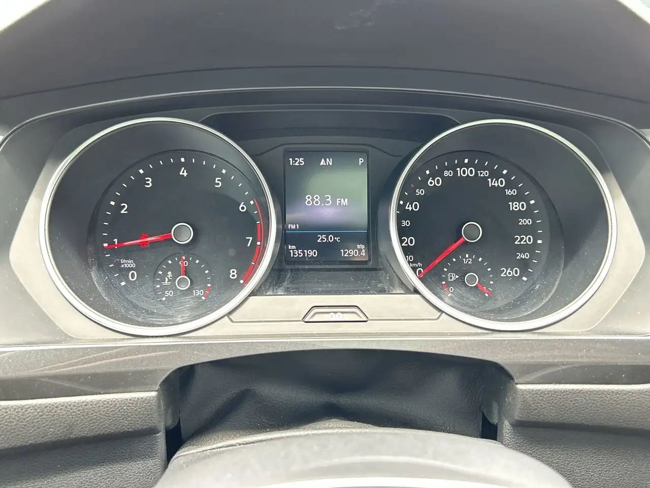 Volkswagen Tiguan снимка Volkswagen Tiguan