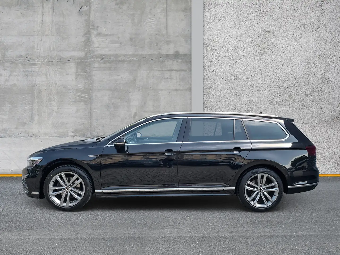 Volkswagen Passat Variant 1.5 TSI DSG R-Line MATRIX KAMERA Schwarz - 2