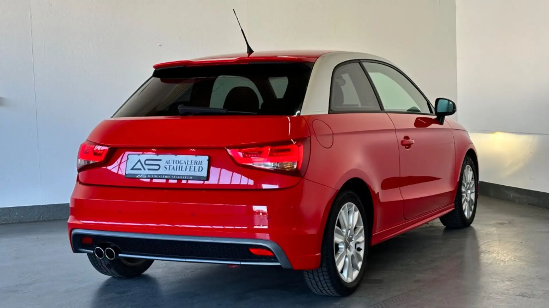 Audi A1 S-Line S-Tronic/Bi-Xenon/PDC/Sitzheizung/LED/ Rouge - 2