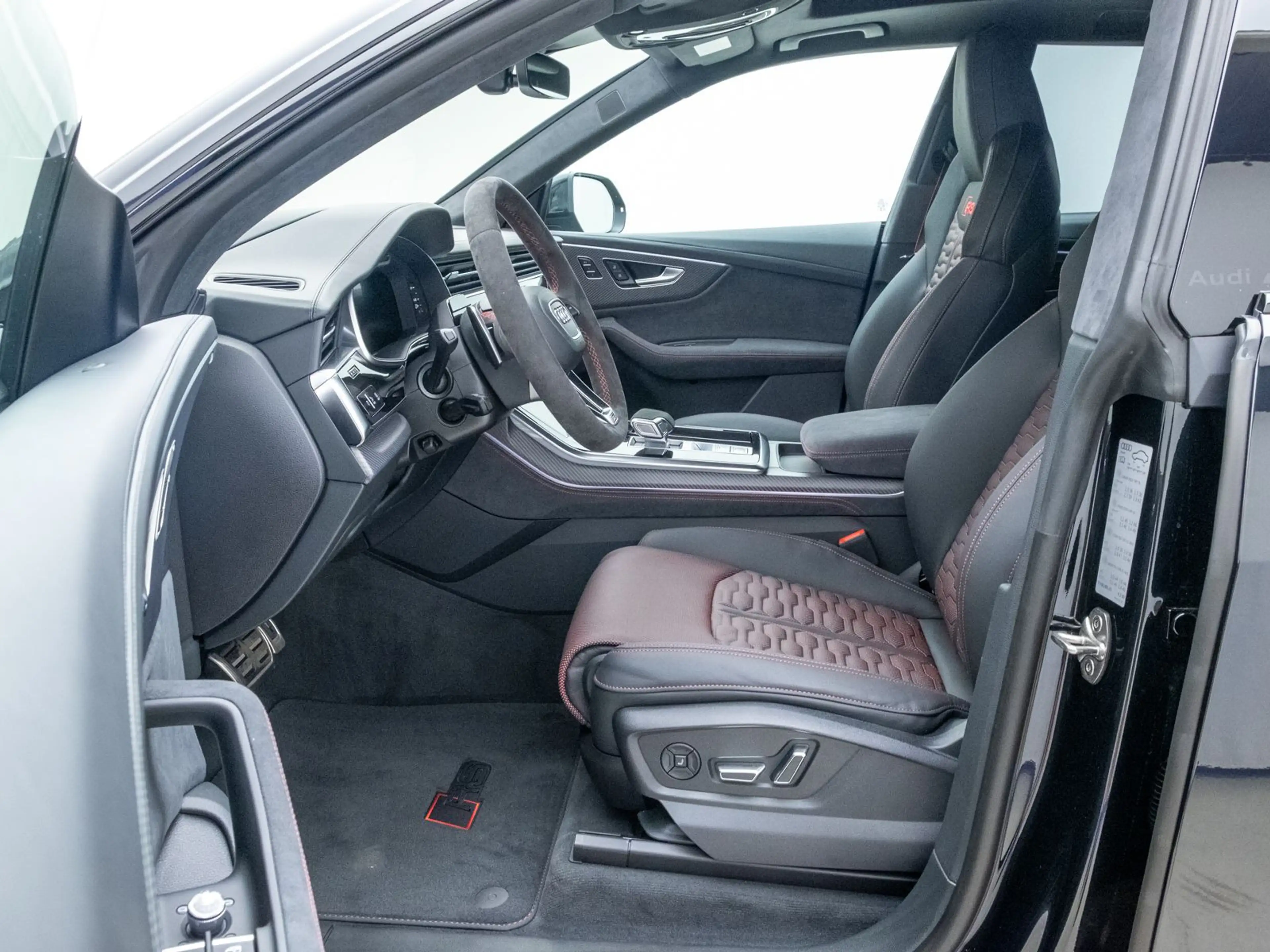 Audi RS Q8 SUV performance*AHK*PANO*B&O*HUD*MATRIX* — photo 10