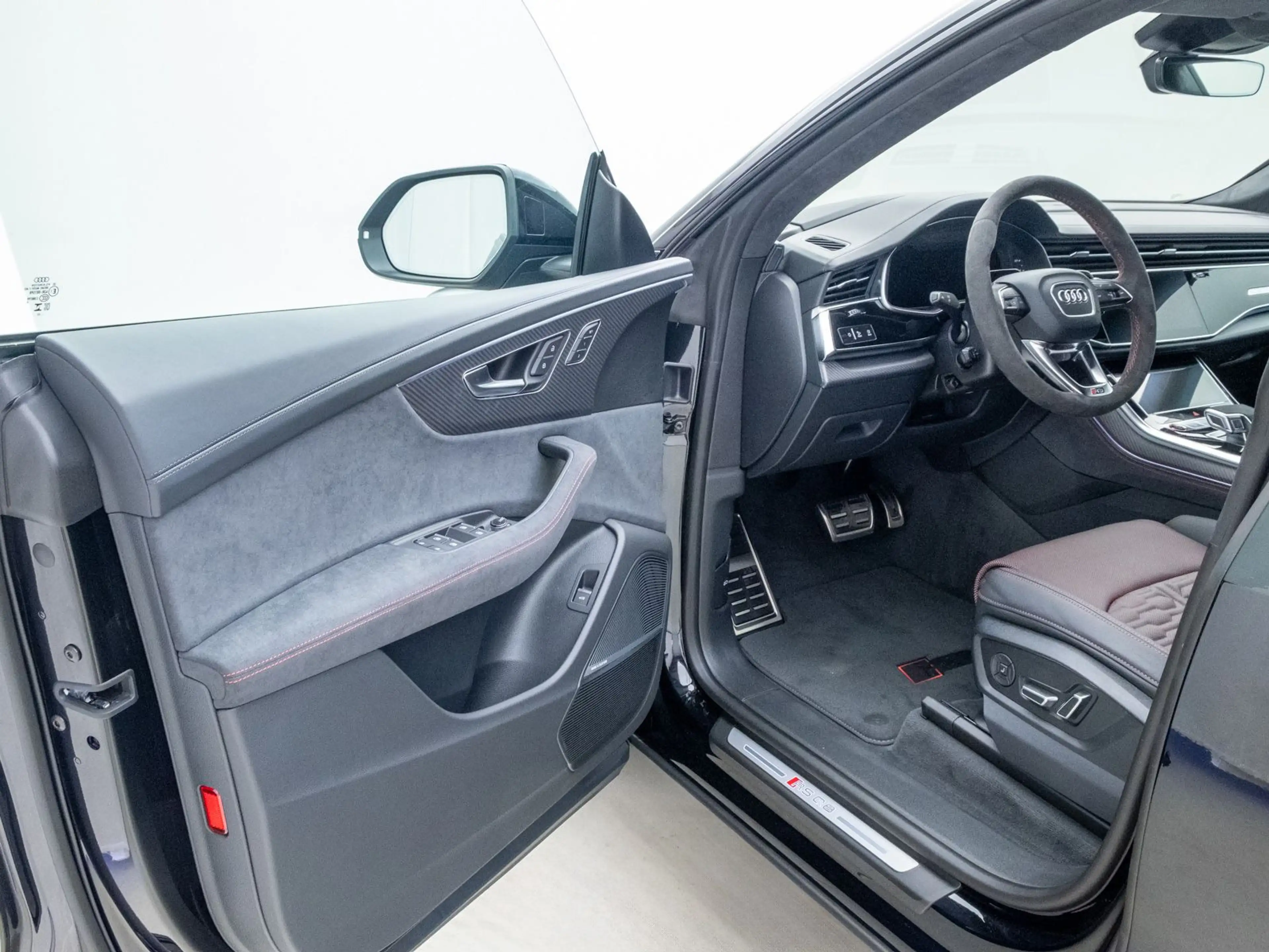 Audi RS Q8 SUV performance*AHK*PANO*B&O*HUD*MATRIX* — photo 9