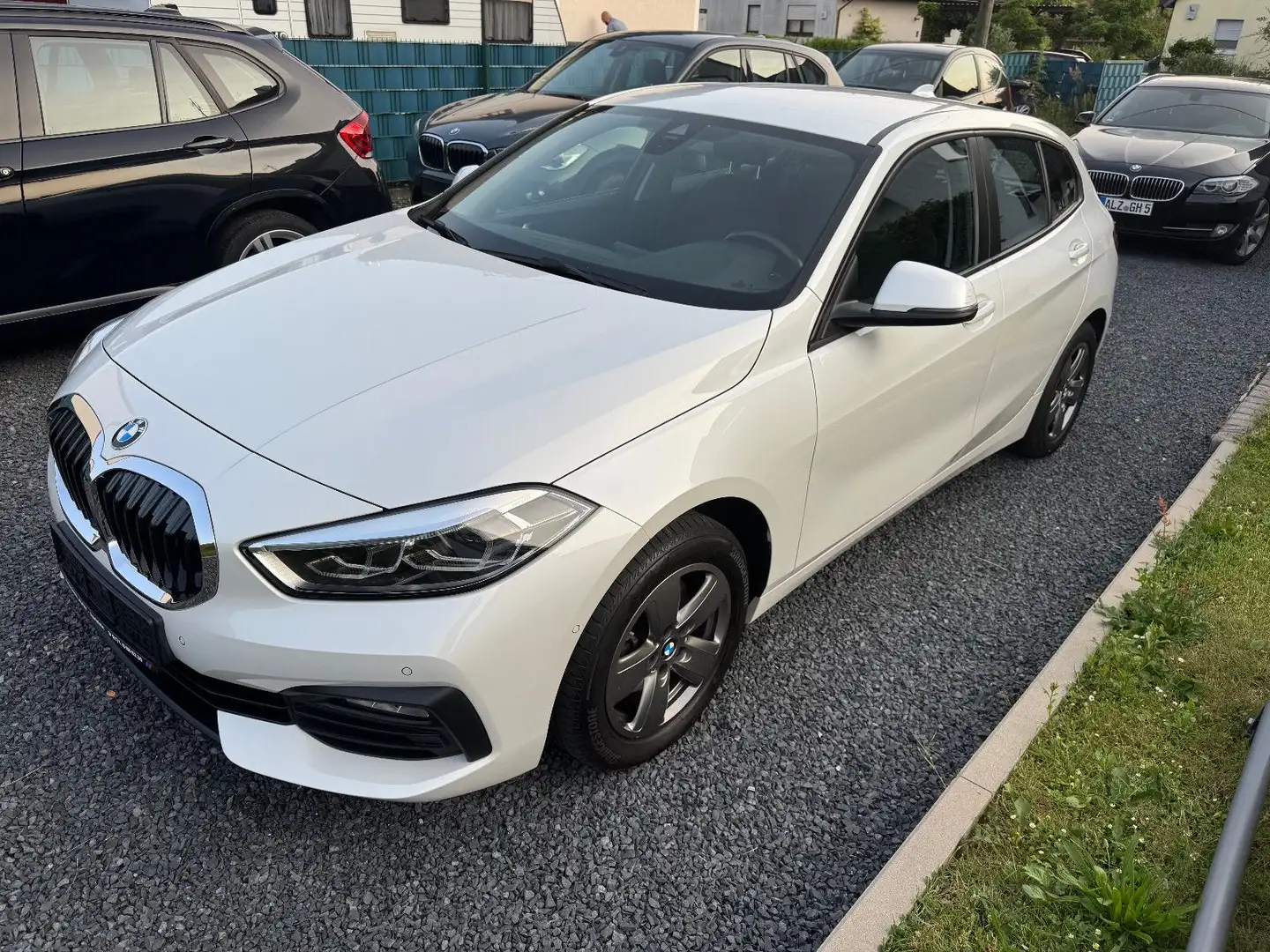 BMW 118 i Aut.Advantage,LED,Live Cockpit Plus,Alu Weiß - 1