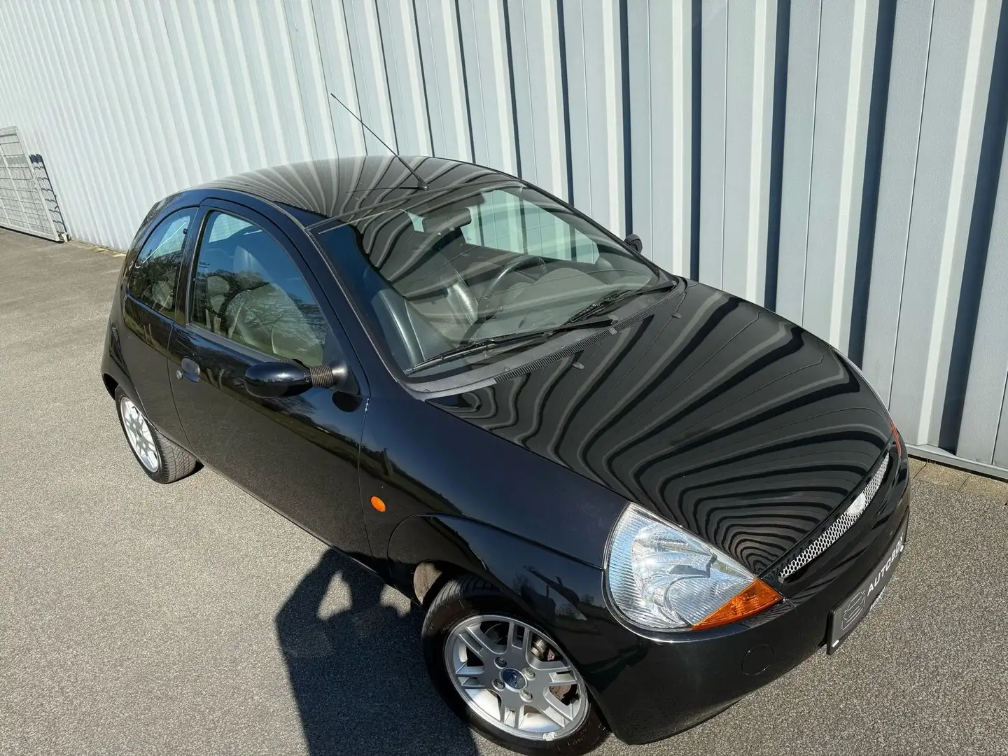 Ford Ka/Ka+ 1,3 Royal*LEDER*KLIMA*TÜV NEU Negro - 1