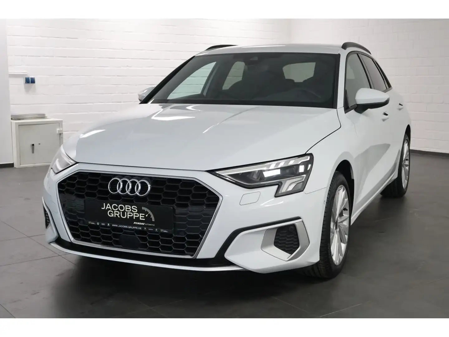 Audi A3 Sportback 30 TFSI S-line S-tronic,Navi,LED White - 2
