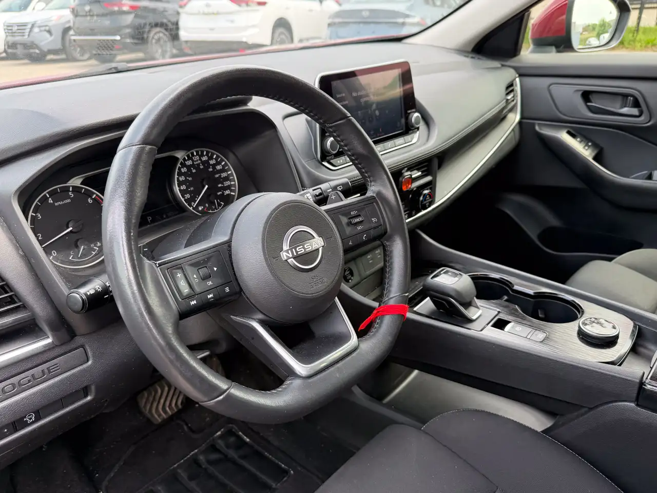 Nissan Rogue снимка Nissan Rogue