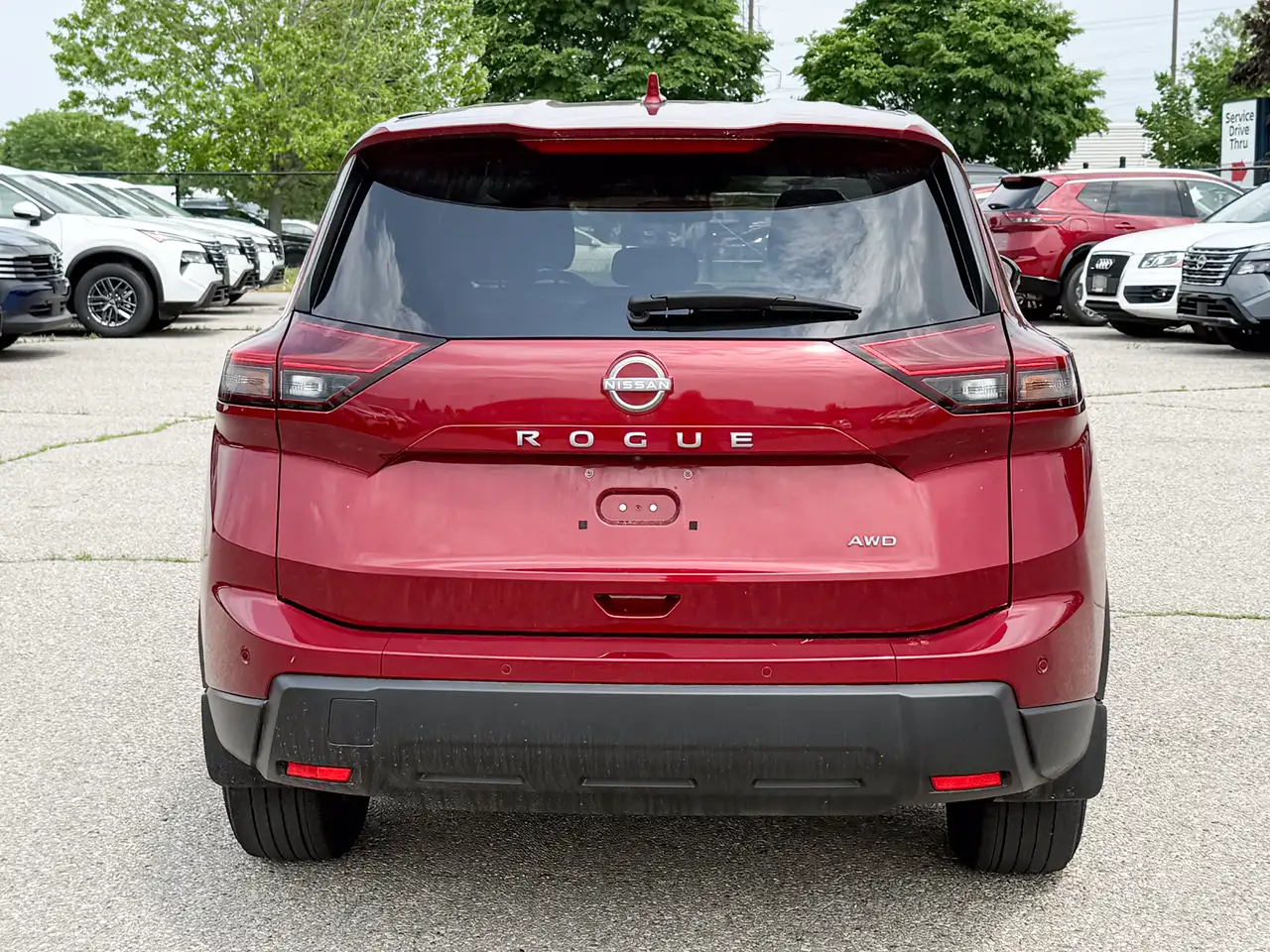 Nissan Rogue снимка Nissan Rogue