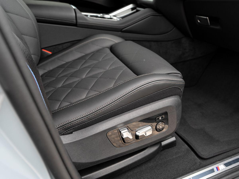 BMW X6 xDrive40d M-SportPRO 22 SKY 2-ALuft Massage — photo 14