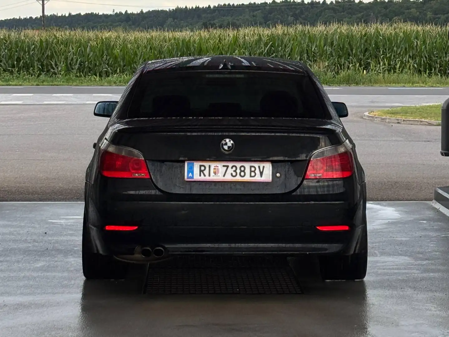 BMW 530 530d Aut. Schwarz - 2