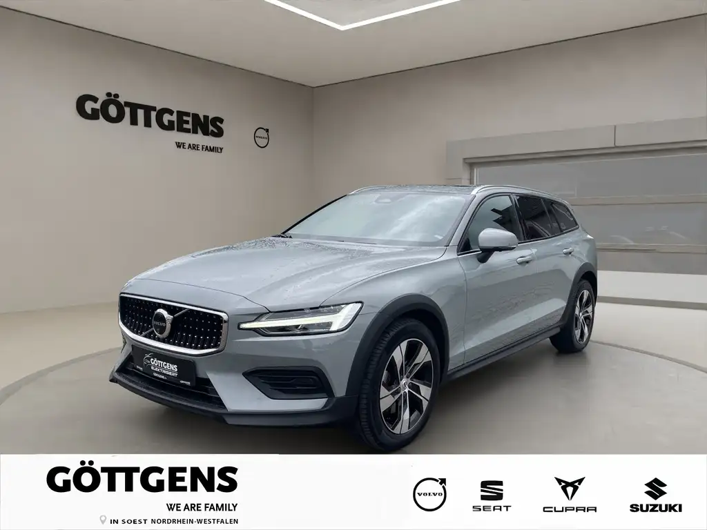 Volvo V60 Cross Country 2024 из Европы — купить под ключ