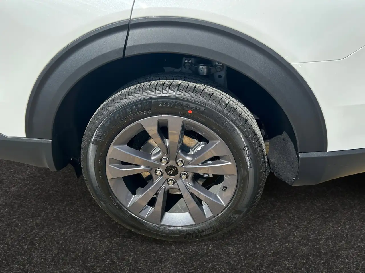 Ford Explorer снимка Ford Explorer