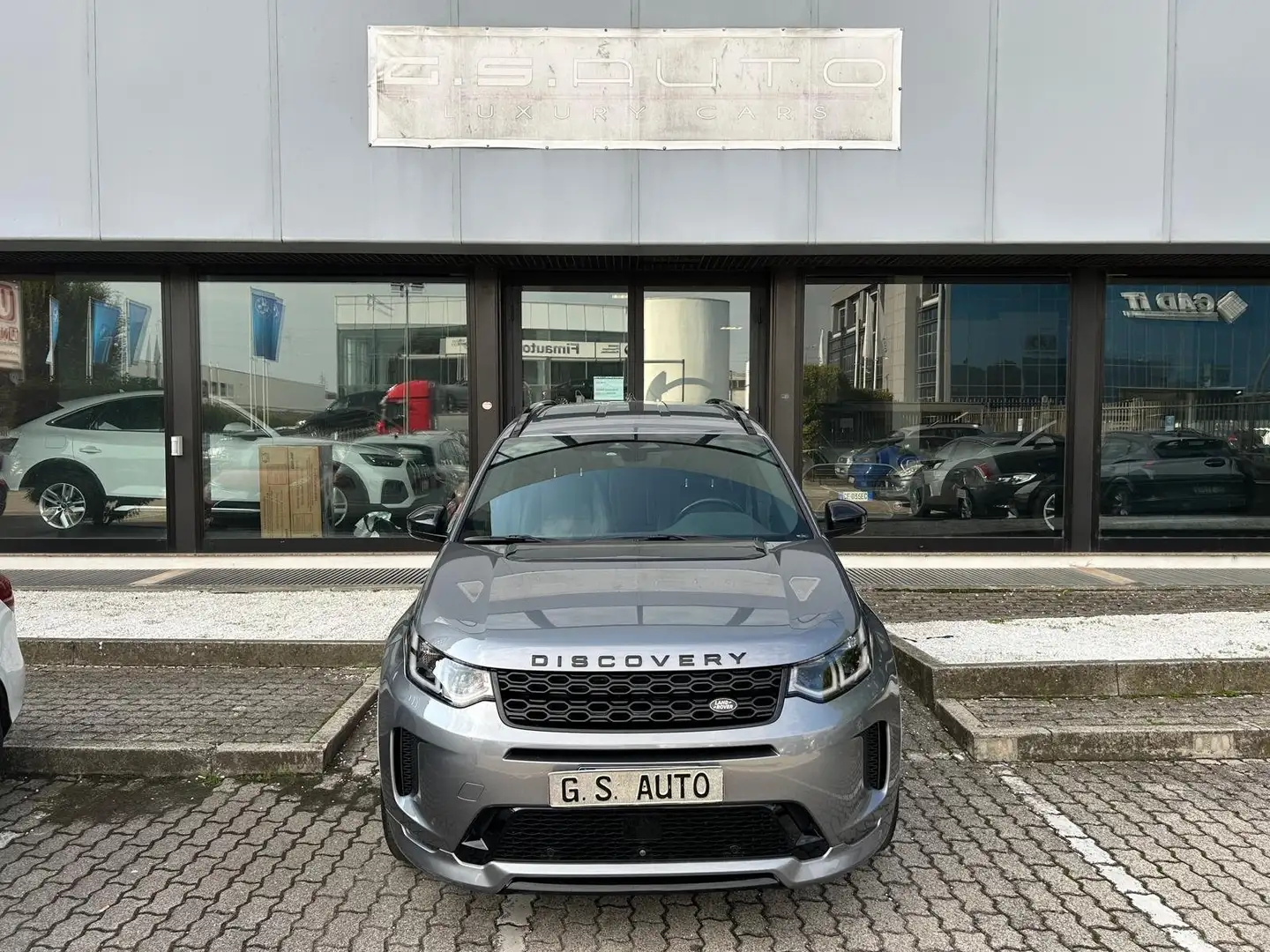 Land Rover Discovery Sport 2.0d td4 mhev R-Dynamic awd 204cv auto ADBLUE Grigio - 2