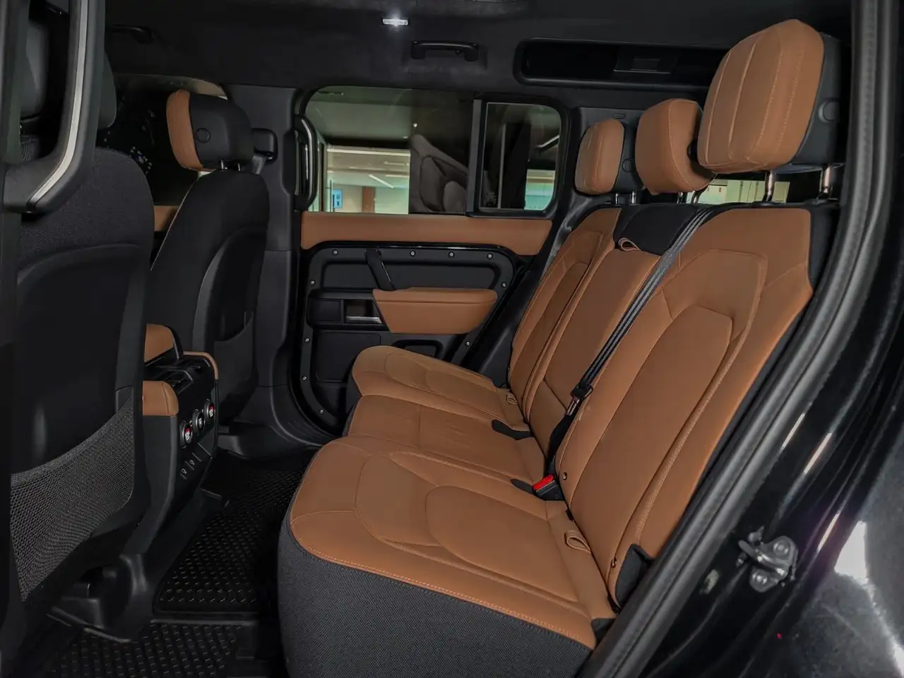 Land Rover Defender снимка Land Rover Defender