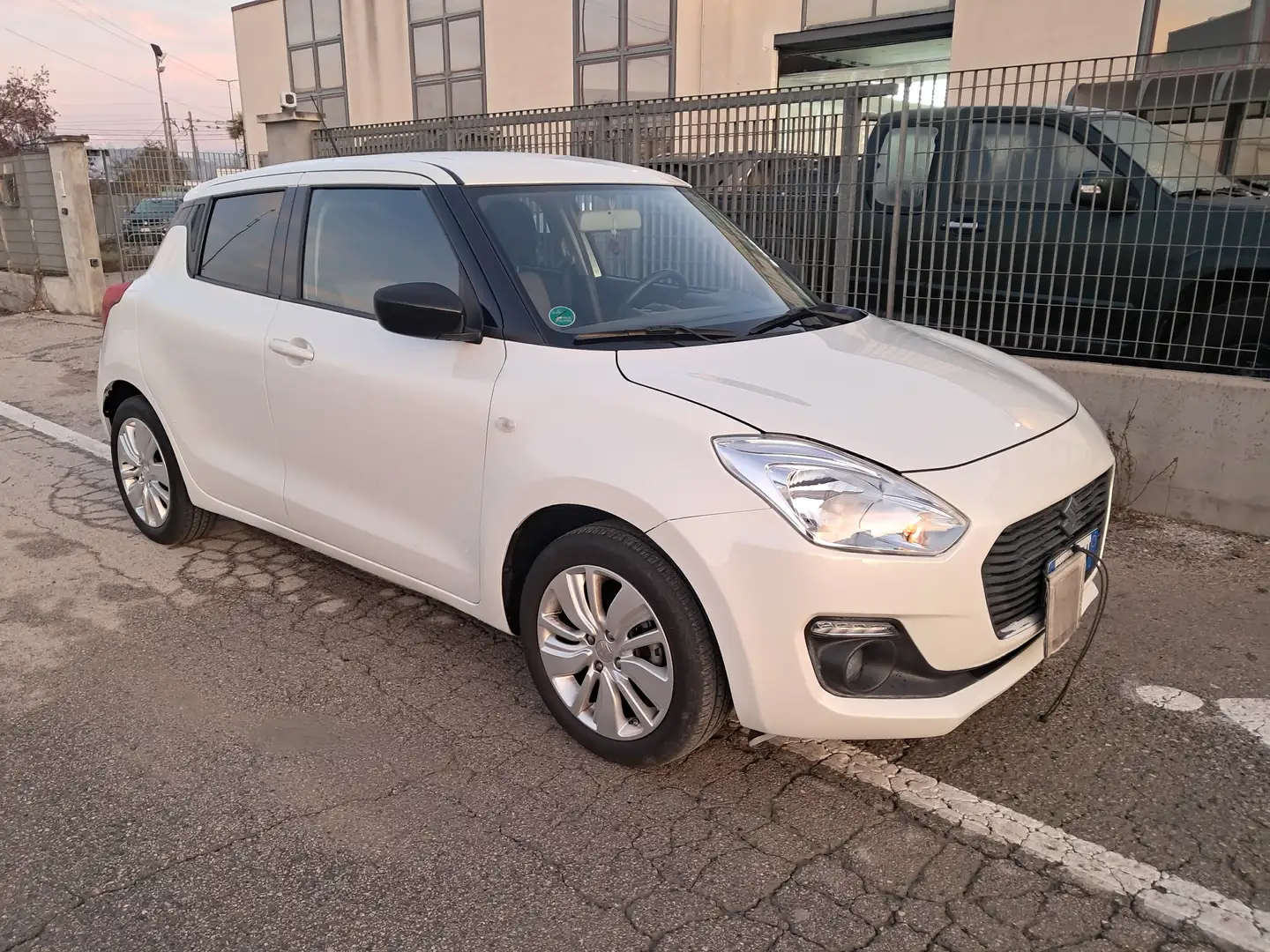 Suzuki Swift Swift VI 2017 1.2 dualjet Easy 2wd Bianco - 2