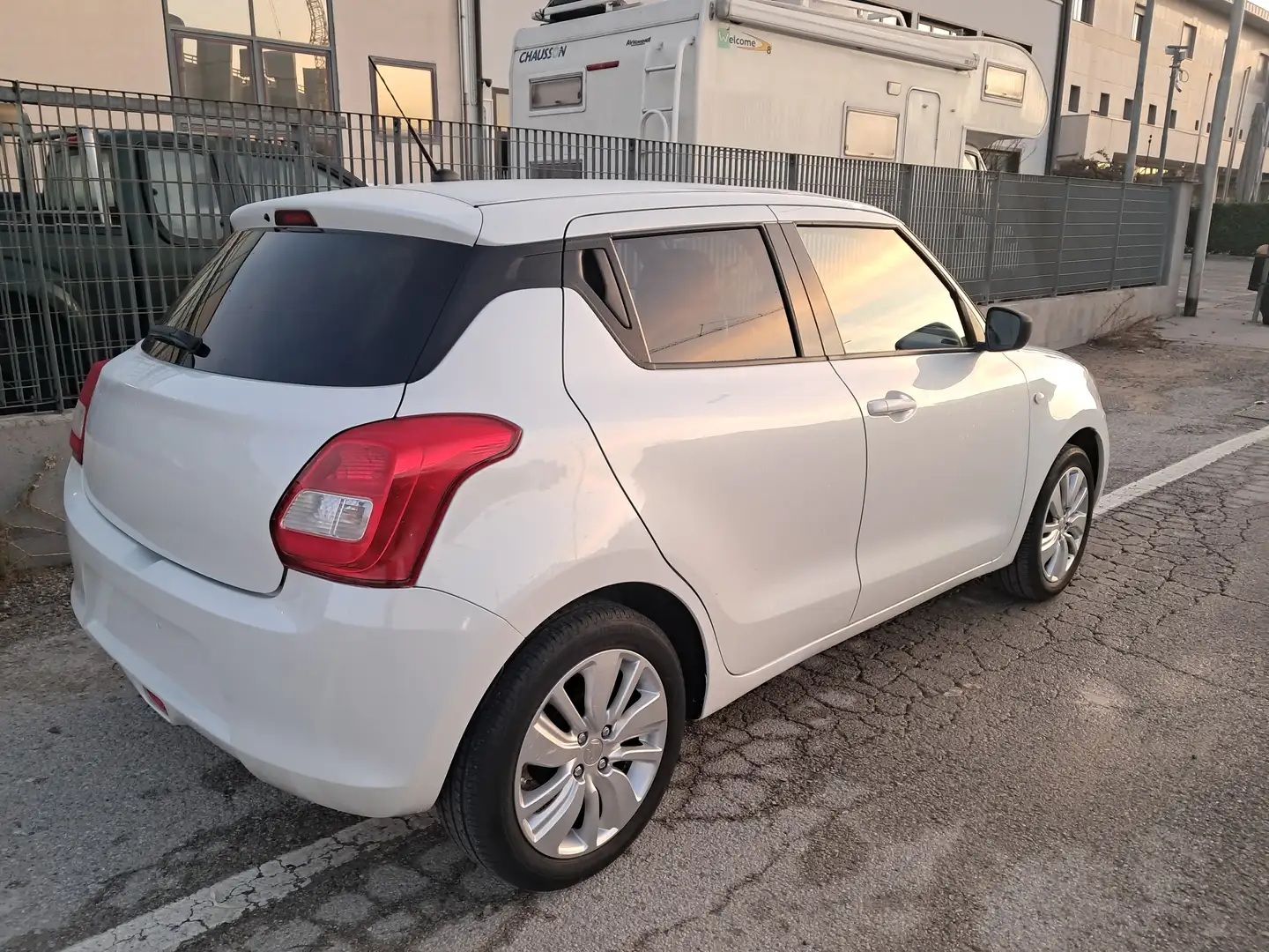 Suzuki Swift Swift VI 2017 1.2 dualjet Easy 2wd Bianco - 1