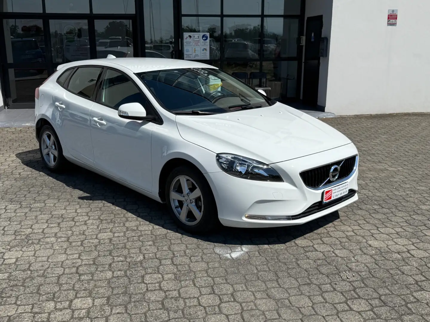 Volvo V40 D2 Geartronic Business Plus Bianco - 2