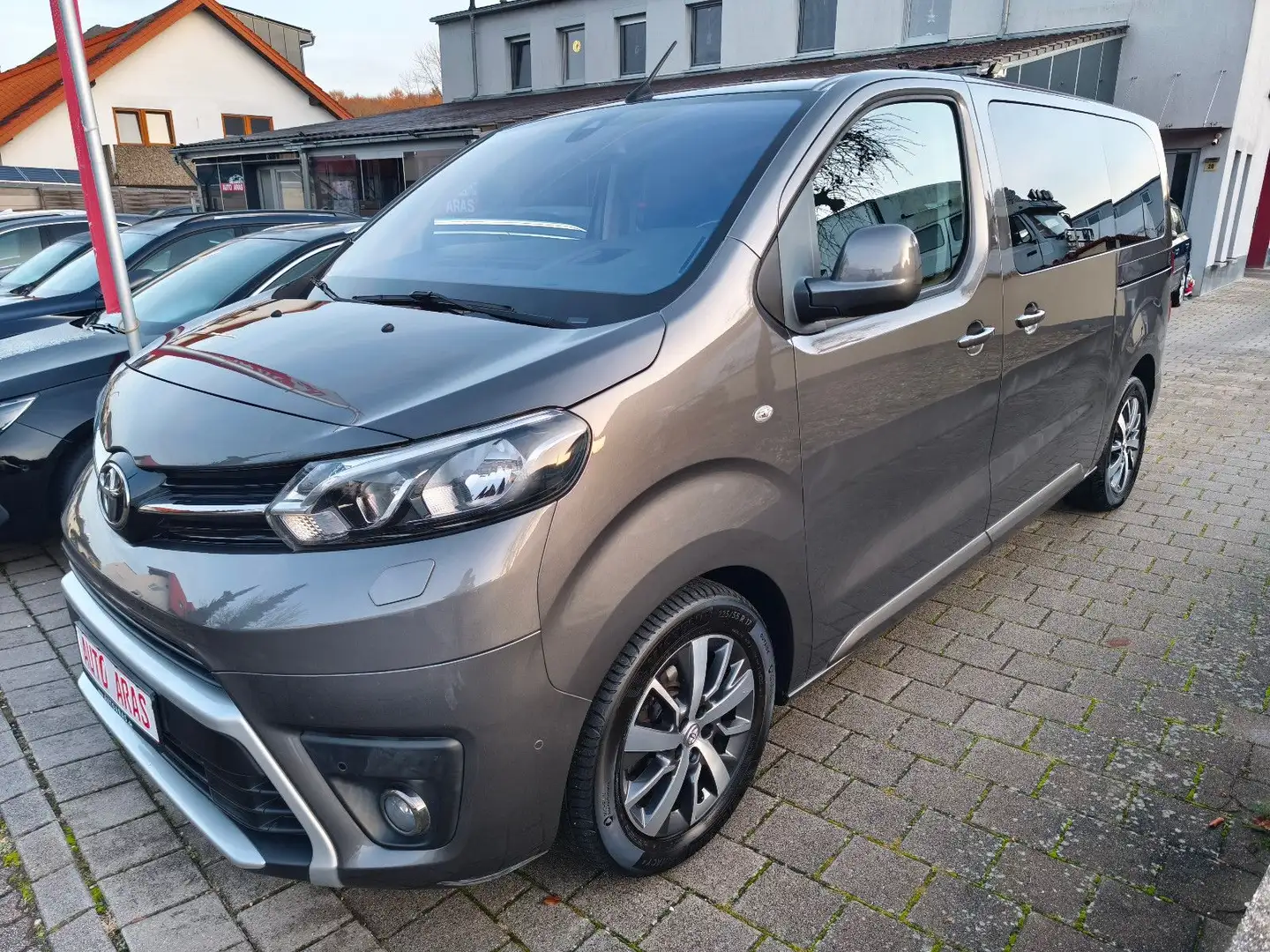 Toyota Proace Verso 2.0 L1 Team Deutschland 1Hand Grau - 2
