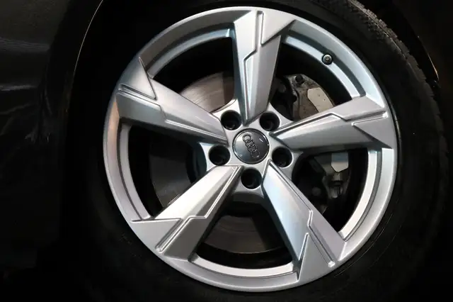 Audi A6 view 4
