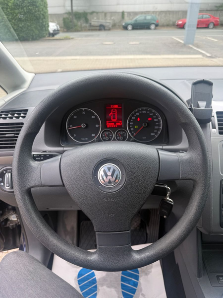 Volkswagen Touran Trendline AUTO 7SITZE — photo 15