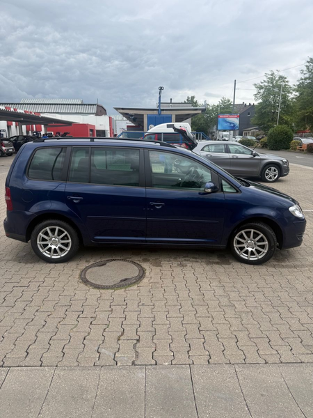 Volkswagen Touran Trendline AUTO 7SITZE — photo 5